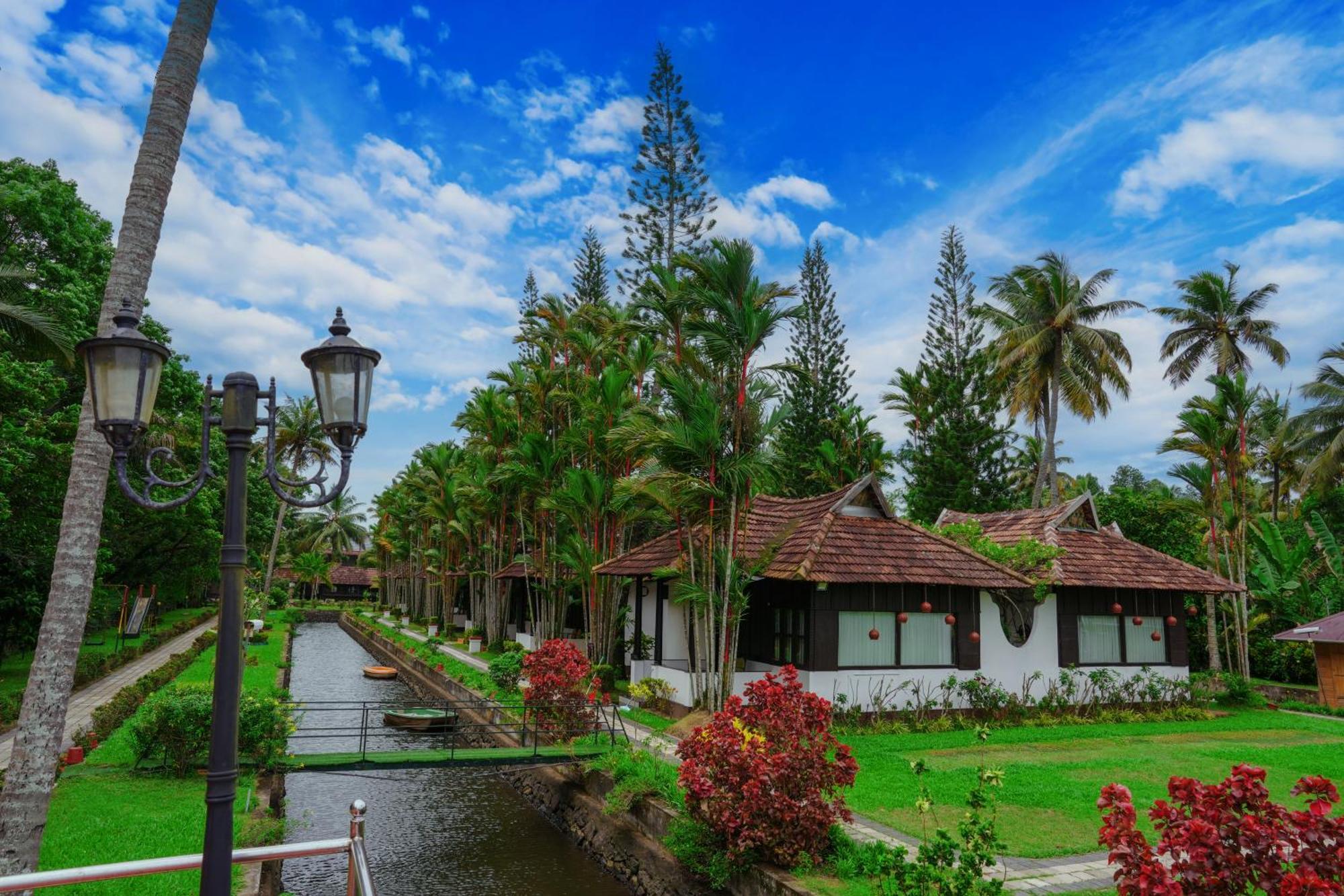 Paradise Heritage Resort Kumarakom Exterior foto
