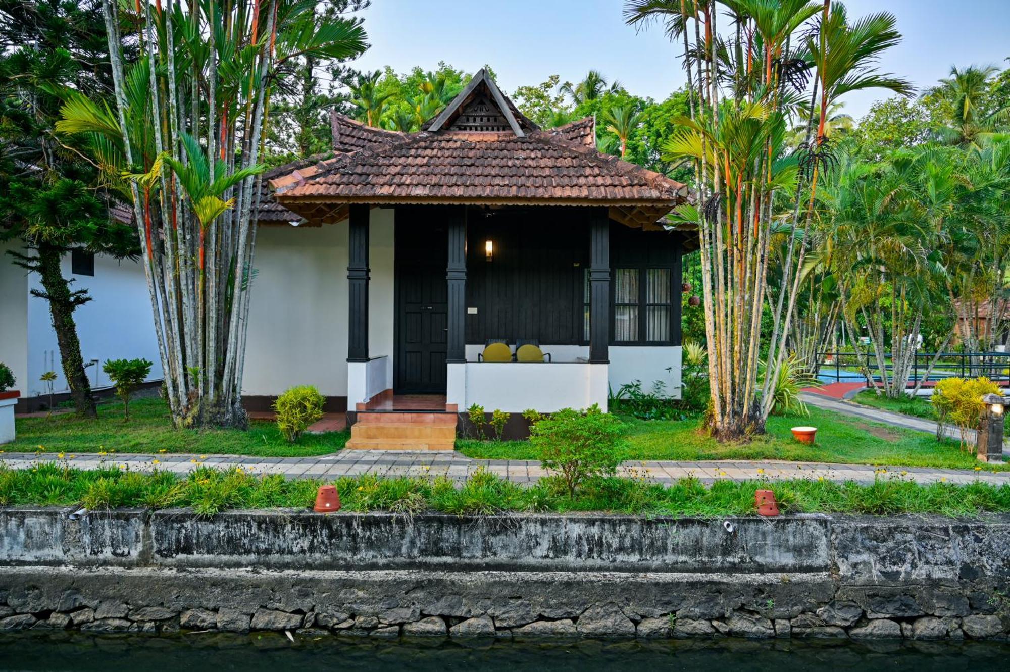 Paradise Heritage Resort Kumarakom Exterior foto