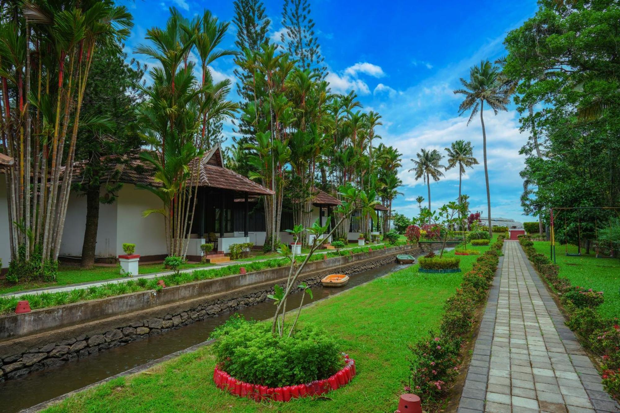 Paradise Heritage Resort Kumarakom Exterior foto