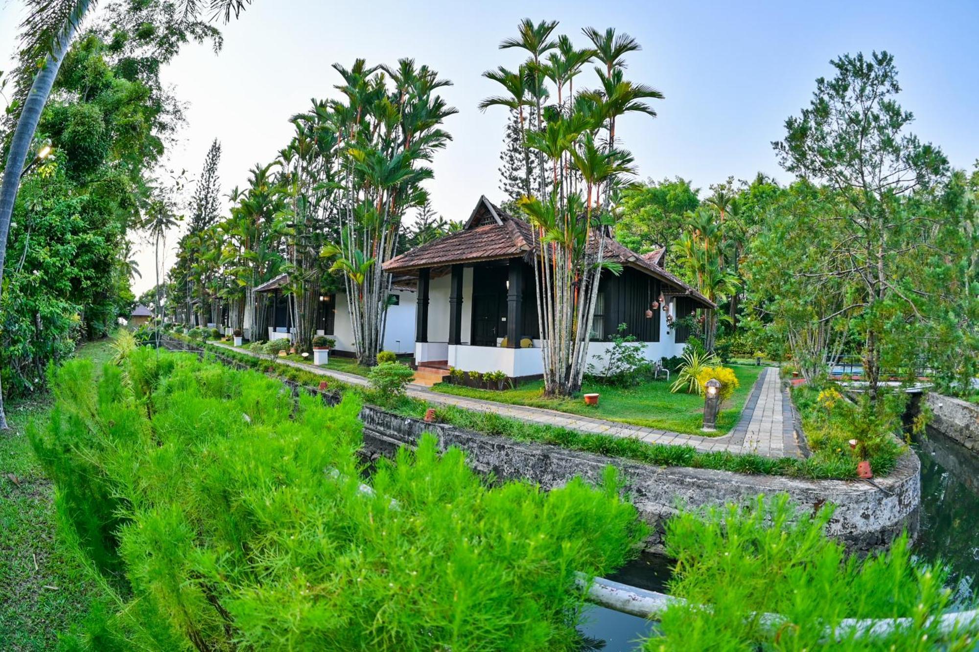 Paradise Heritage Resort Kumarakom Exterior foto