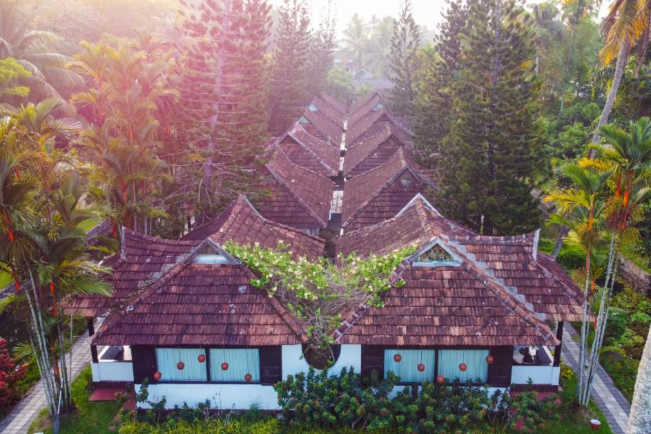 Paradise Heritage Resort Kumarakom Exterior foto