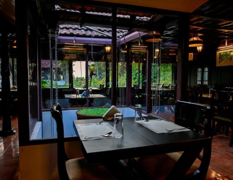 Paradise Heritage Resort Kumarakom Exterior foto