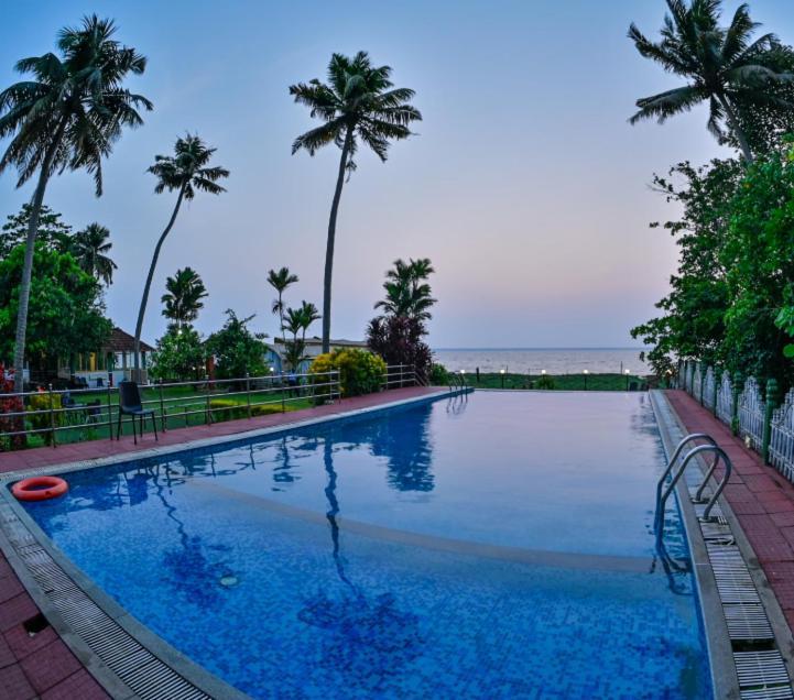 Paradise Heritage Resort Kumarakom Exterior foto