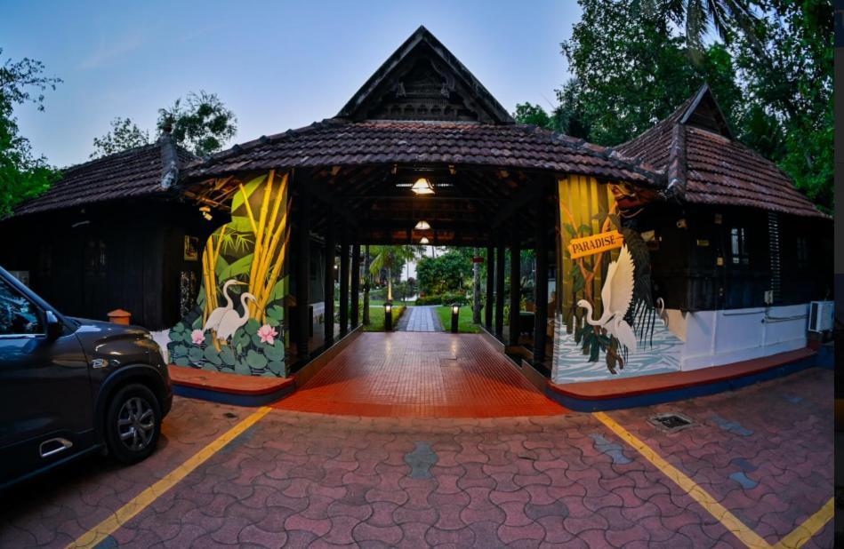 Paradise Heritage Resort Kumarakom Exterior foto