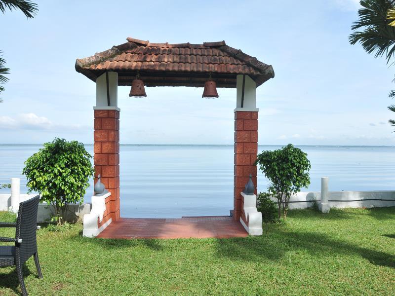 Paradise Heritage Resort Kumarakom Exterior foto