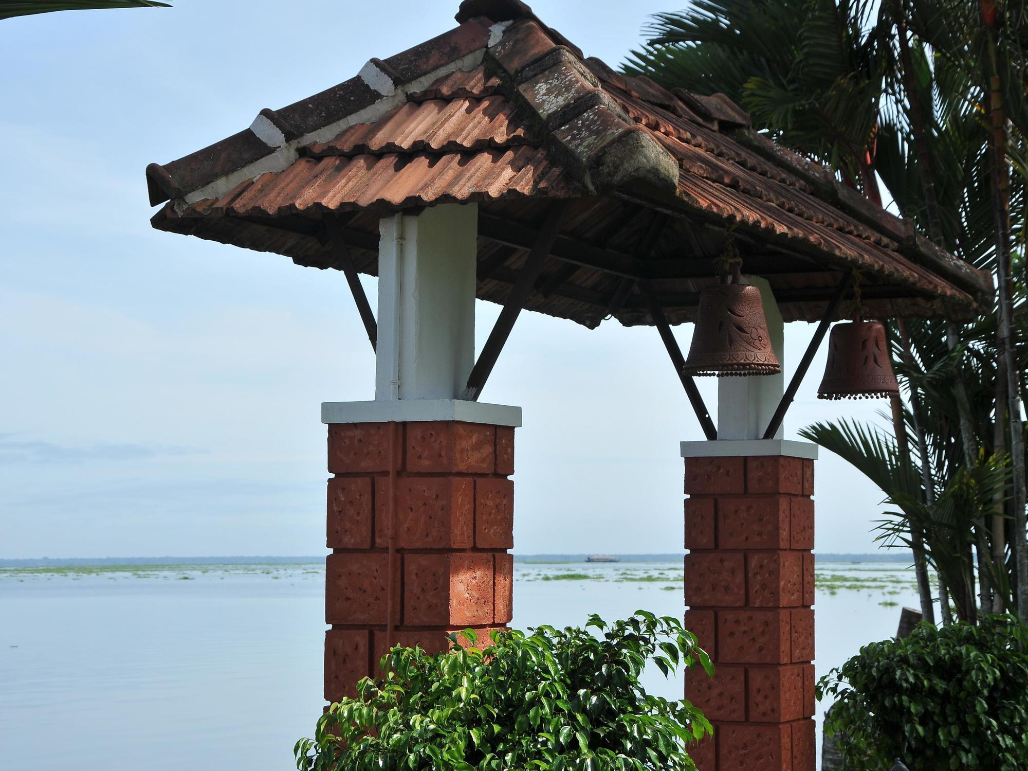 Paradise Heritage Resort Kumarakom Exterior foto