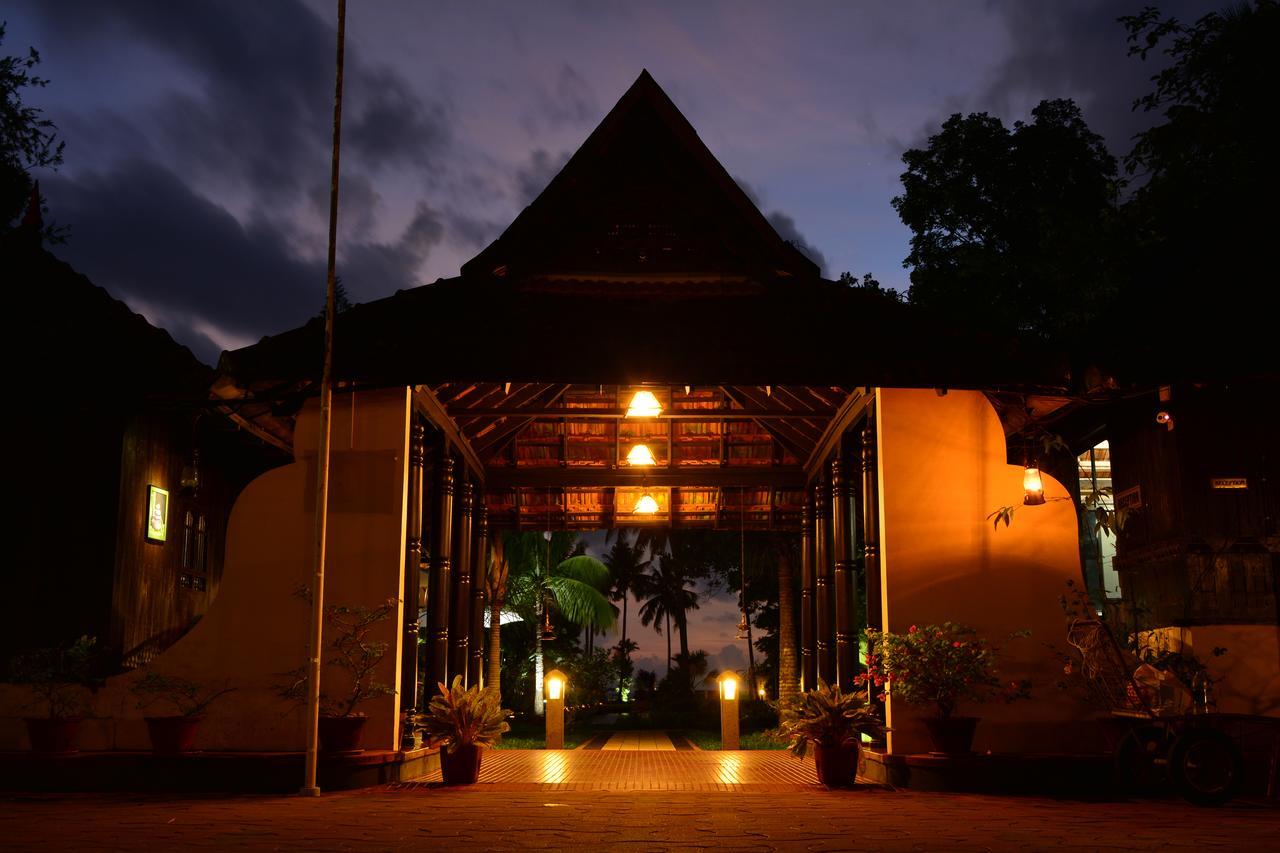 Paradise Heritage Resort Kumarakom Exterior foto