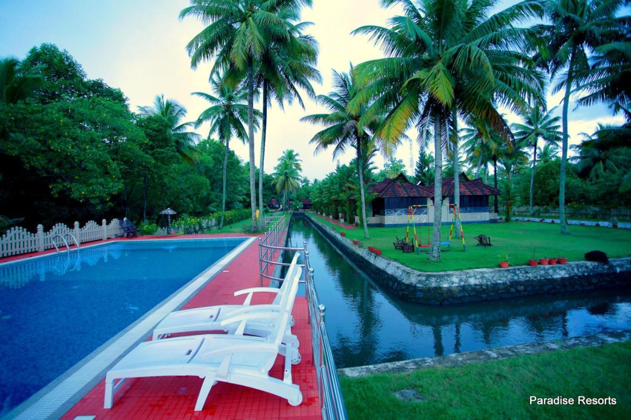 Paradise Resort Kumarakom Exterior foto